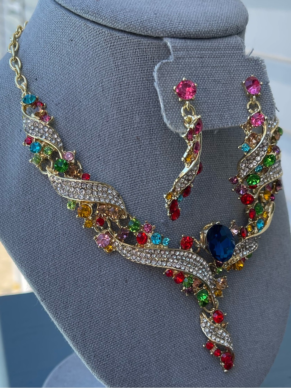 Multicolor Crystal Rhinestone Statement Necklace Earring Set - Picture 4 of 7